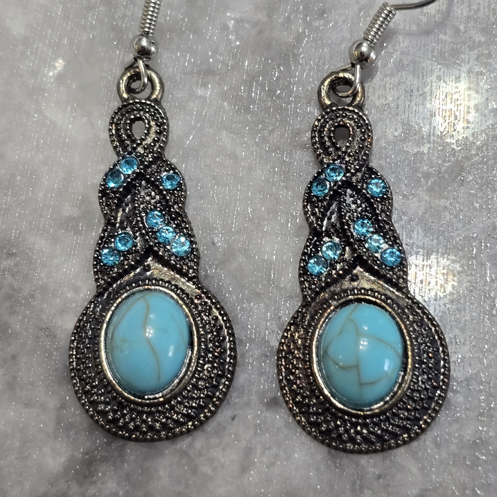 FREE SHIPPING Elegant Turquoise Dangle Earrings with Rhinestones